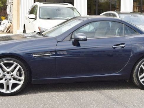 Used 2014 Mercedes-Benz SLK 250 image 8