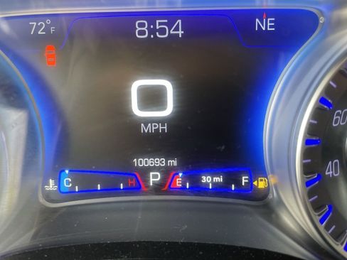 Used 2019 Chrysler 300 Limited image 7