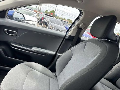 Used 2025 Kia K4 FWD image 16