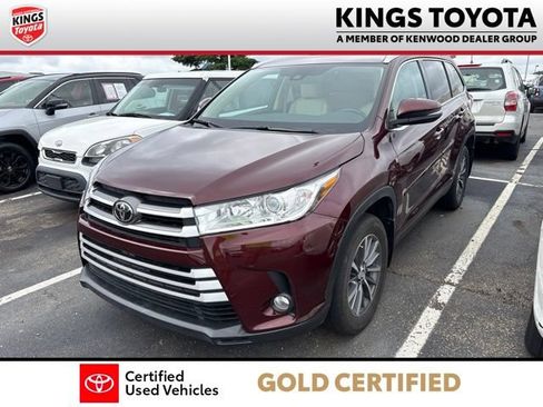 Used 2019 Toyota Highlander XLE AWD/4WD image 4