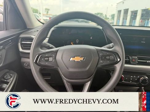 Used 2025 Chevrolet TrailBlazer LT AWD/4WD image 40