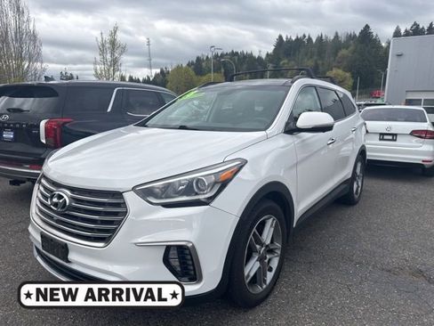 Used 2018 Hyundai Santa Fe SE image 1