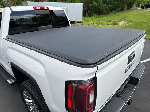 Used 2017 GMC Sierra 1500 SLT AWD/4WD image 13