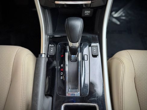 Used 2016 Honda Accord Touring image 15