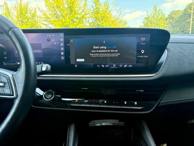 Used 2025 Buick Envision Sport Touring AWD/4WD image 23