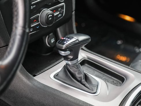 Used 2022 Dodge Charger SXT w/ Leather Interior Group image 19