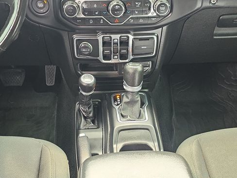 Used 2021 Jeep Wrangler Unlimited Sport AWD/4WD image 23
