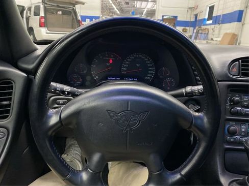 Used 2001 Chevrolet Corvette Coupe w/ Preferred Equipment Group2 RWD image 21