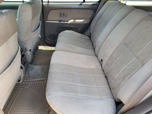 Used 2002 Toyota 4Runner SR5 AWD/4WD image 22