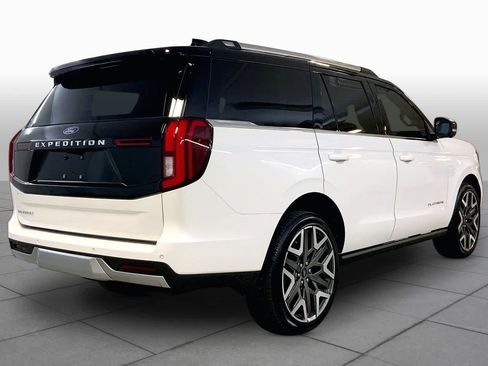 Used 2026 Ford Expedition Platinum w/ Platinum Ultimate Package AWD/4WD image 12