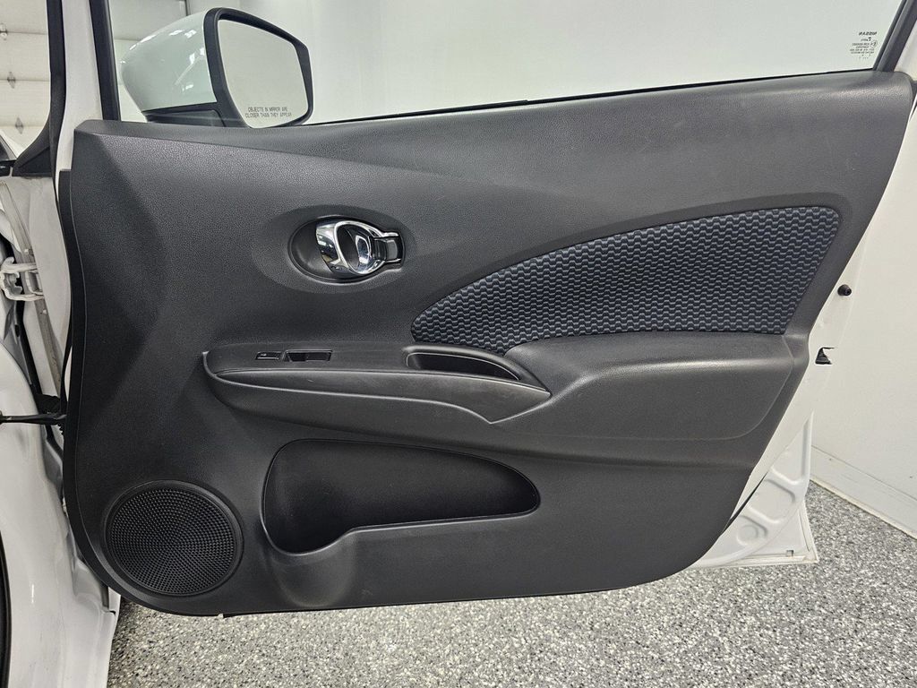 Used 2017 Nissan Versa Note SV FWD image 19