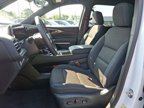 Certified 2024 Chevrolet Traverse LT AWD/4WD image 11