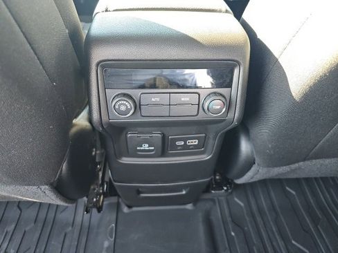 Used 2023 GMC Acadia SLE w/ Driver Convenience Package image 13