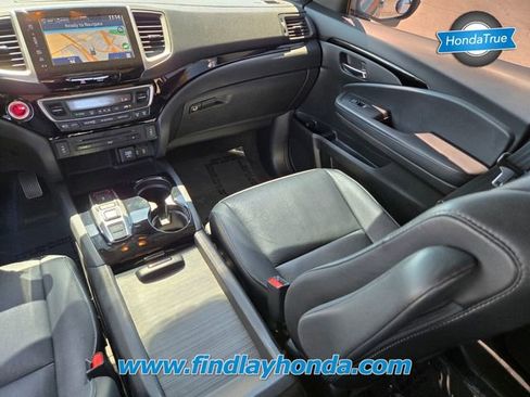 Certified 2018 Honda Pilot Touring image 18