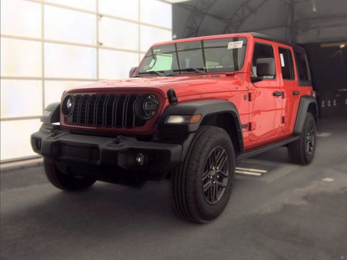 Used 2024 Jeep Wrangler Unlimited Sport AWD/4WD image 4