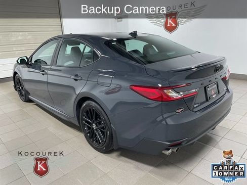 Used 2025 Toyota Camry SE w/ Convenience Package FWD image 4