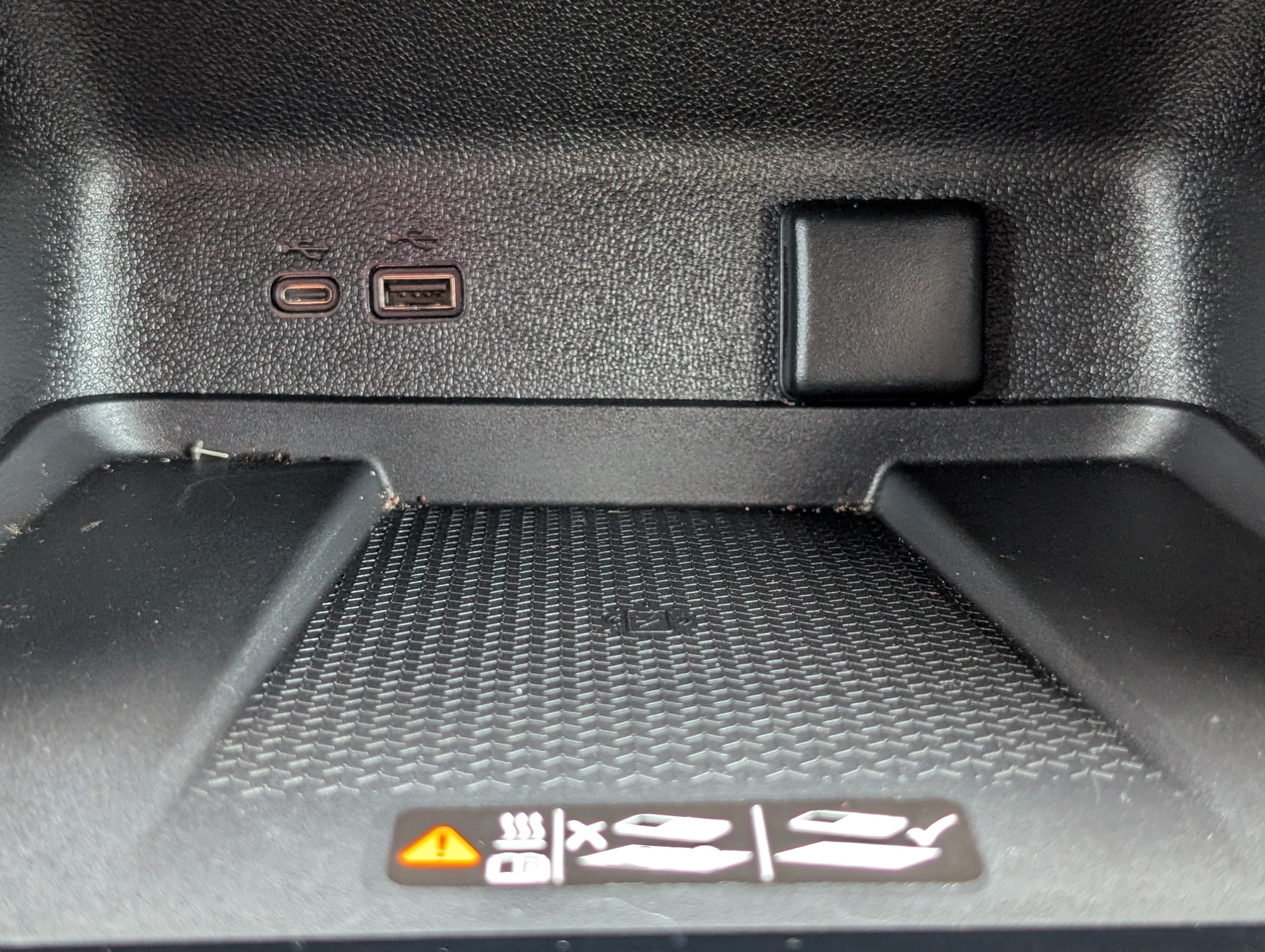 Used 2025 Chevrolet Traverse RS w/ LPO, Floor Liner Package FWD image 22