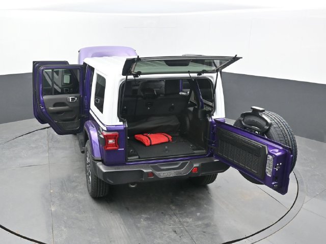 New 2026 Jeep Wrangler Unlimited Sahara w/ Whitecap Package AWD/4WD image 70
