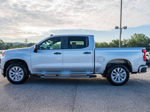 Used 2020 Chevrolet Silverado 1500 Custom w/ Custom Value Package image 4