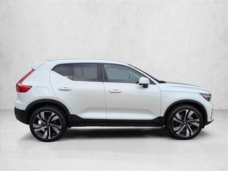 Used 2023 Volvo XC40 B5 Plus w/ Driver Assist Package video 4
