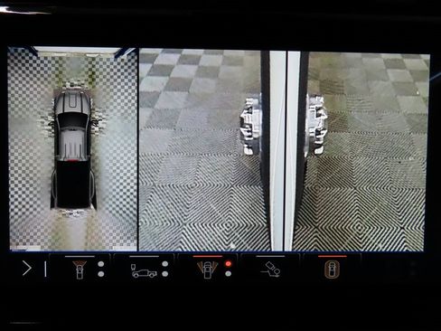 Used 2024 GMC Sierra 3500 Denali image 17