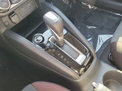 New 2025 Nissan Versa SR w/ Trunk Package image 10