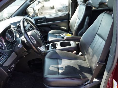 Used 2020 Dodge Grand Caravan GT FWD image 4