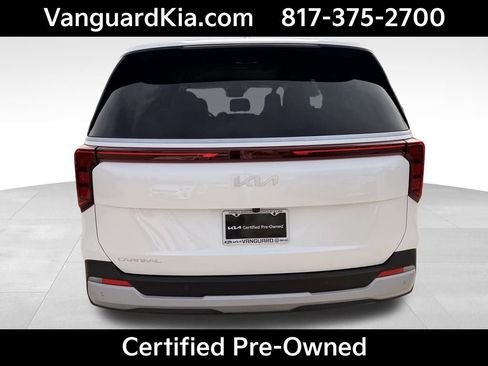 Certified 2025 Kia Carnival image 3