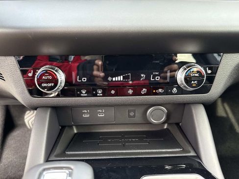 New 2026 Mitsubishi Outlander SE FWD image 28