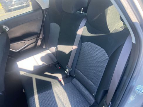 Used 2025 Kia Soul LX w/ LX Technology Package FWD image 33