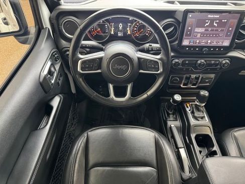 Used 2018 Jeep Wrangler Unlimited Sahara image 19