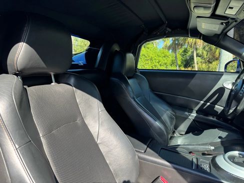 Used 2007 Nissan 350Z Touring image 29