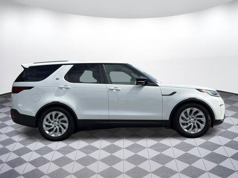 Used 2025 Land Rover Discovery S AWD/4WD image 8