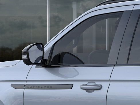 New 2026 Lincoln Navigator L Reserve AWD/4WD image 21