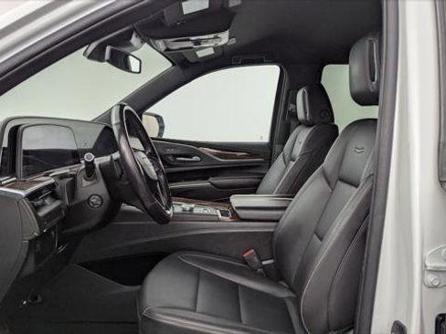 Used 2021 Cadillac Escalade Luxury RWD image 14