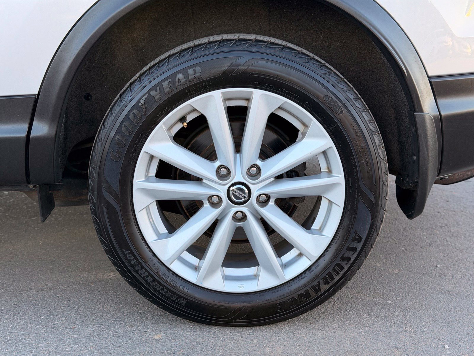 Used 2019 Nissan Rogue Sport SV w/ All-Weather Package AWD/4WD image 13