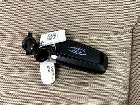 Used 2021 Ford Explorer XLT image 40