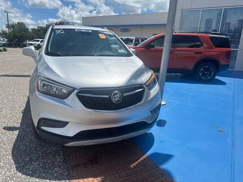 Used 2021 Buick Encore Preferred FWD image 4