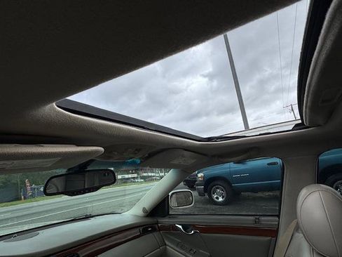 Used 2002 Cadillac De Ville Sedan w/ Comfort/Convenience Pkg image 14