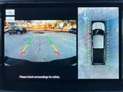 Certified 2022 Ford F250 Platinum w/ FX4 Off-Road Package image 27