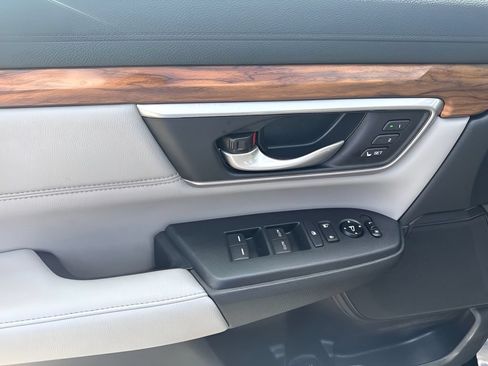 Used 2020 Honda CR-V Touring image 18