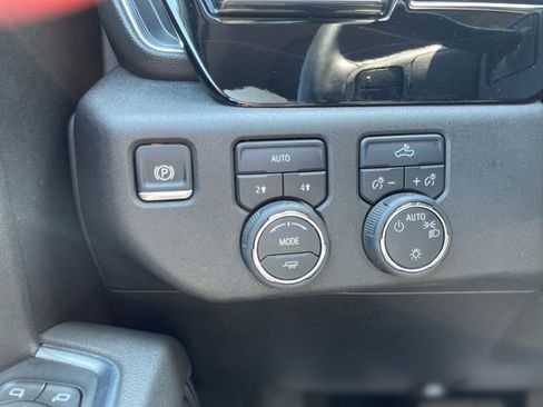 Used 2025 Chevrolet Silverado 1500 LT AWD/4WD image 22