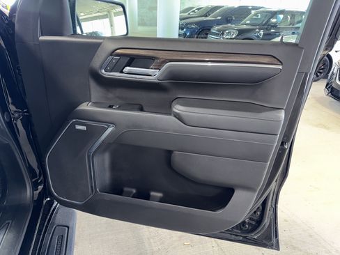 Used 2022 Chevrolet Silverado 1500 LT Trail Boss w/ LT Trail Boss Premium Package image 8