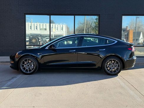 Used 2019 Tesla Model 3 Standard Range Plus image 19