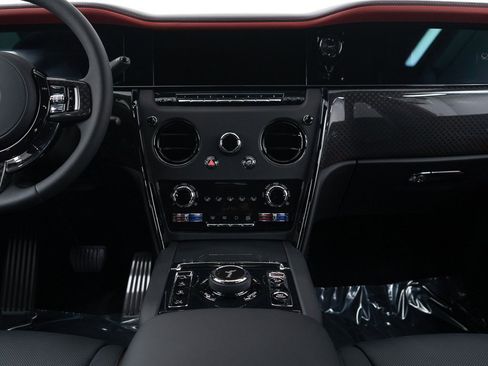 New 2026 Rolls-Royce Cullinan Black Badge image 38