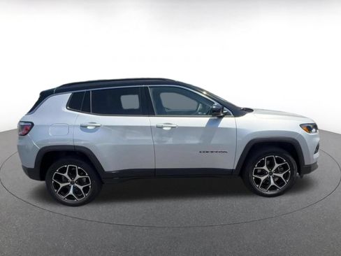 Used 2025 Jeep Compass Limited AWD/4WD image 15