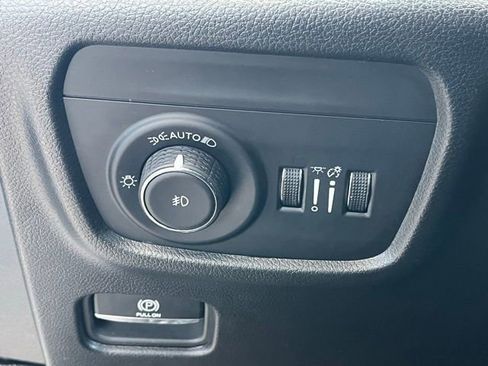 Used 2024 Jeep Grand Cherokee L Limited w/ Luxury Tech Group II AWD/4WD image 19