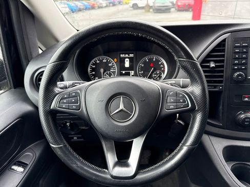 Used 2019 Mercedes-Benz Metris Passenger image 20