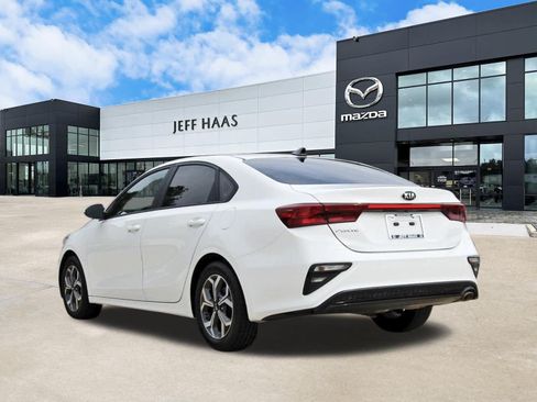 Used 2021 Kia Forte LXS FWD image 2