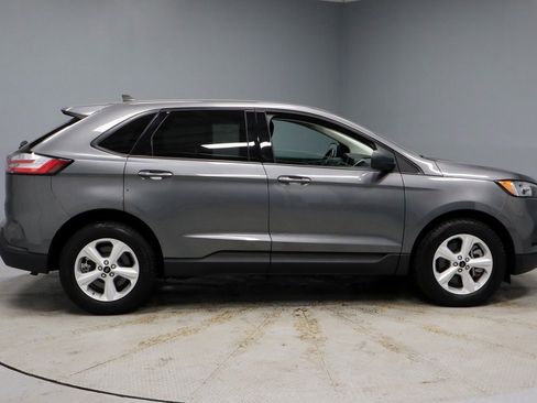 Certified 2023 Ford Edge SE image 6